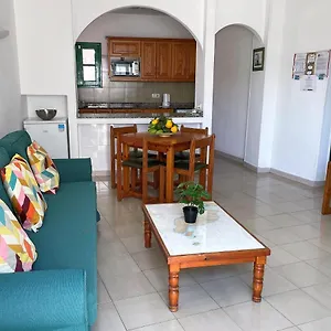 spacious-sunny-relaxing-lanzarote.in-canary-islands.com/